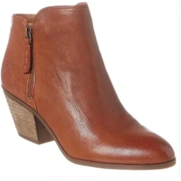 Frye Shoes - Frye Judith Leather Ankle Boots in Whiskey Leather Brown Size 9